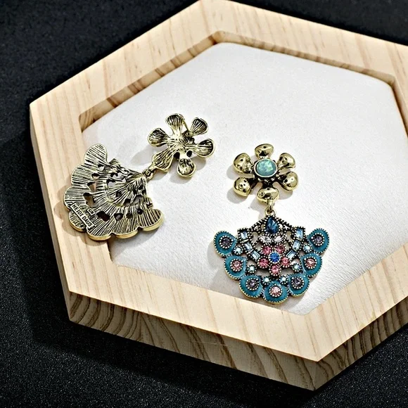 Chic Gold and Blue Floral Earrings - Picture 3 of 3